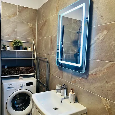 Edm Alezzi Apartment Navodari