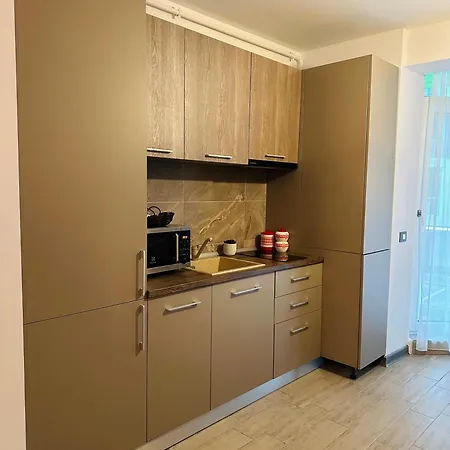 Edm Alezzi Apartment *
